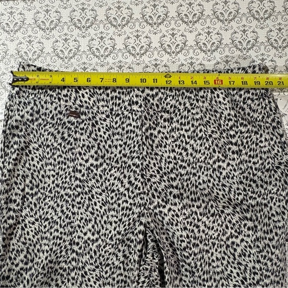 Premise Women's Leopard Print High-Rise Bengaline Cropped Pants, 2X - Picture 9 of 11